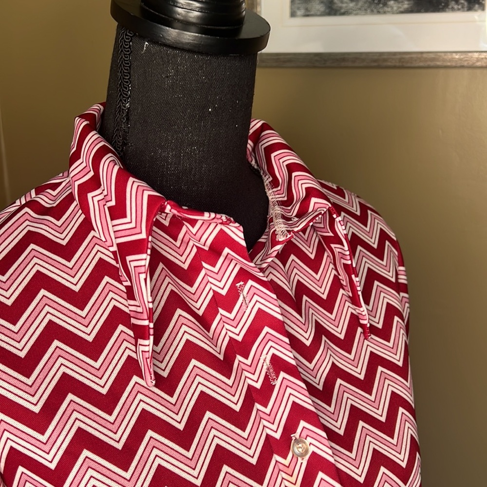 GROOVY 70’s era polyester blouse - Picture 4 of 10